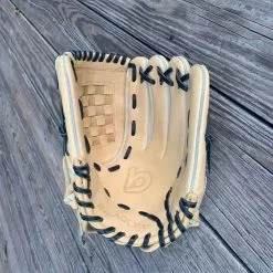 Bradley Baseball 12" Basket Web Fastback, FP Gold Next Play Series 6.0 (Blonde/Black) 8 Bradley Baseball 12" Basket Web Fastback, FP Gold Next Play Series 6.0 (Blonde/Black) -Bats Shop IMG 5199