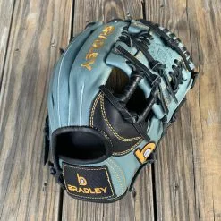 Bradley Baseball 11.25" I-Trap, T2 Next Play Series 6.0 (Black/Slate) -Bats Shop IMG 5375