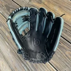 Bradley Baseball 11.25" I-Trap, T2 Next Play Series 6.0 (Black/Slate) -Bats Shop IMG 5378