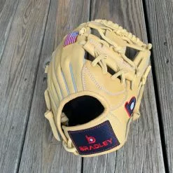 Bradley Baseball 11 " I-Web, T2 Next Play Series '23 (Blonde Lace, American Flag) CLEARANCE 20% Taken Off At Checkout