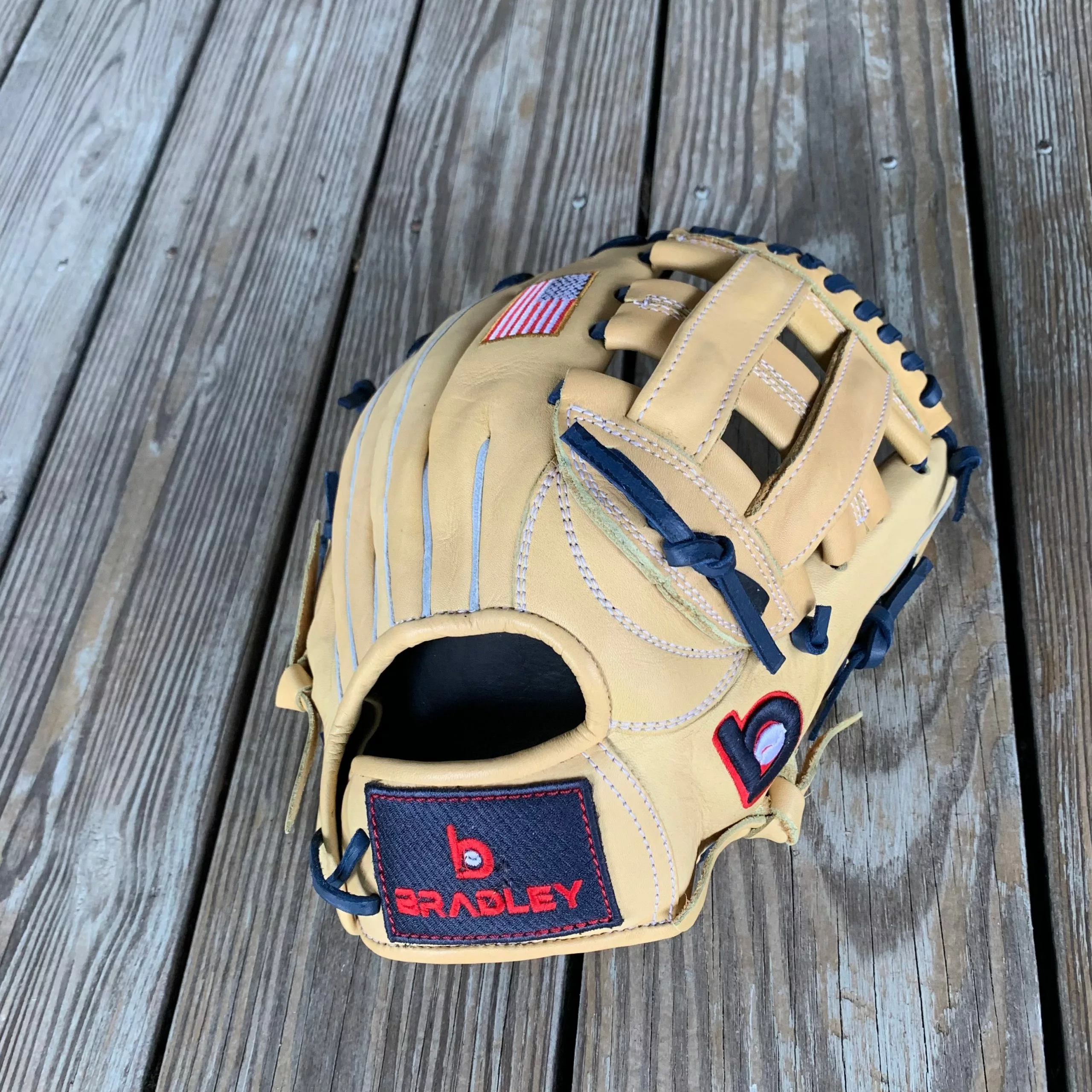 Bradley Baseball 11.25" H-Web, T2 Next Play Series '23 (Navy Lace, American Flag) 1 Bradley Baseball 11.25" H-Web, T2 Next Play Series '23 (Navy Lace, American Flag)